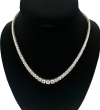 4-Prong graduated tennis necklace in 18 Inch