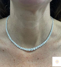 4-Prong graduated tennis necklace in 18 Inch