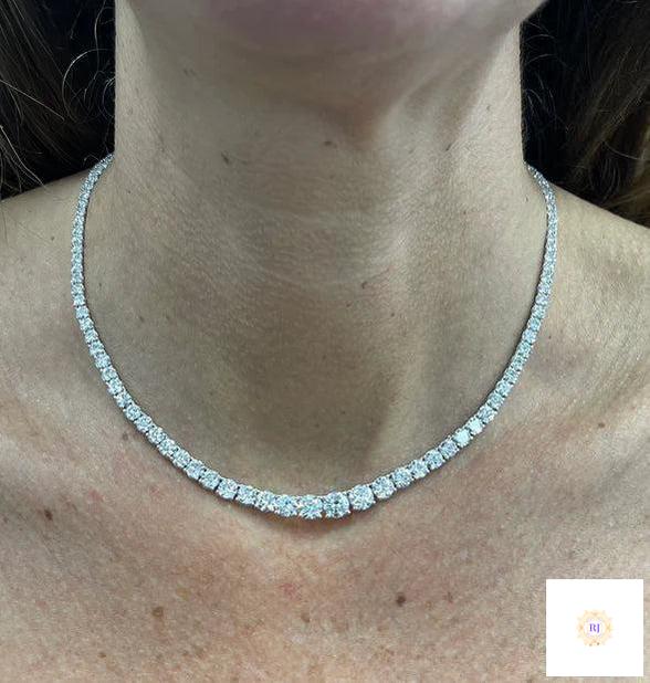 4-Prong graduated tennis necklace in 18 Inch