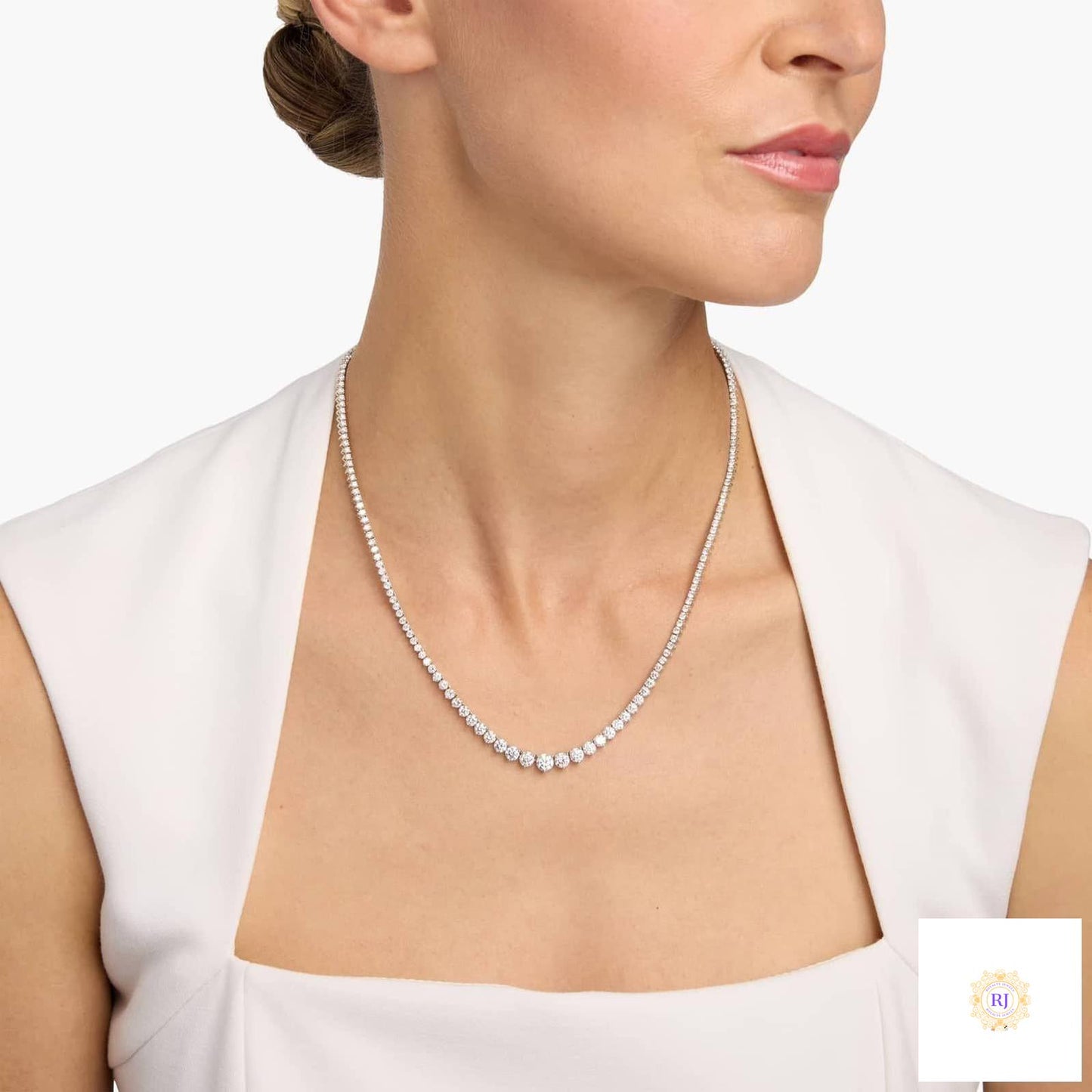 4-Prong graduated tennis necklace in 18 Inch