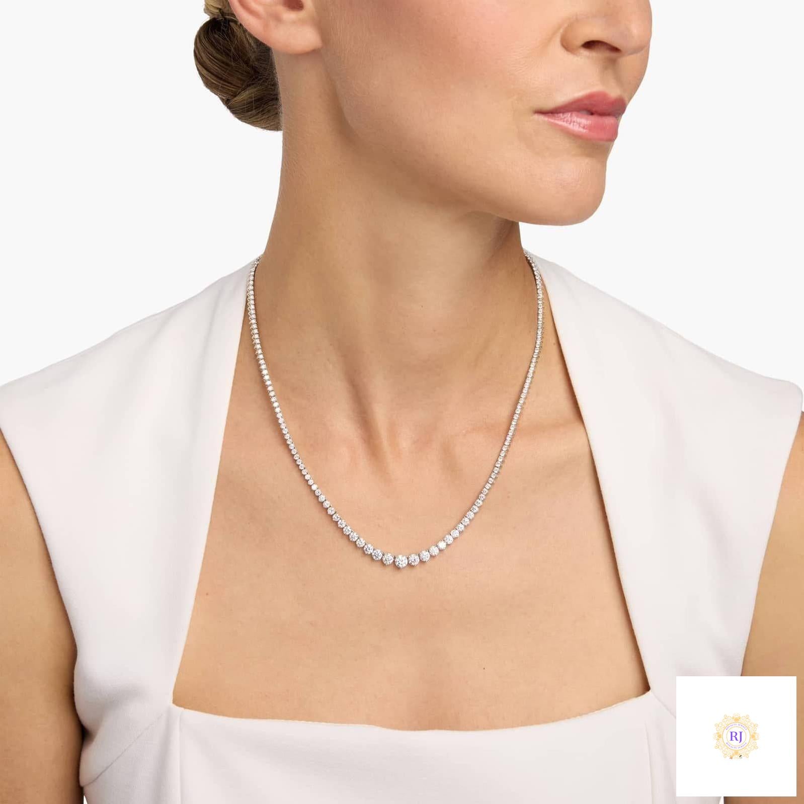 4-Prong graduated tennis necklace in 18 Inch