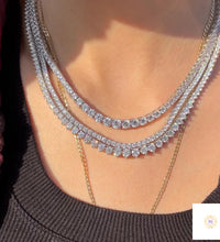 4-Prong graduated tennis necklace in 18 Inch